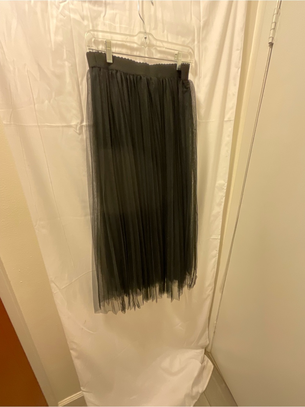 BP—SHEIN Black Tulle Maxi Skirt with Pleated Layers. LARGE-LINED